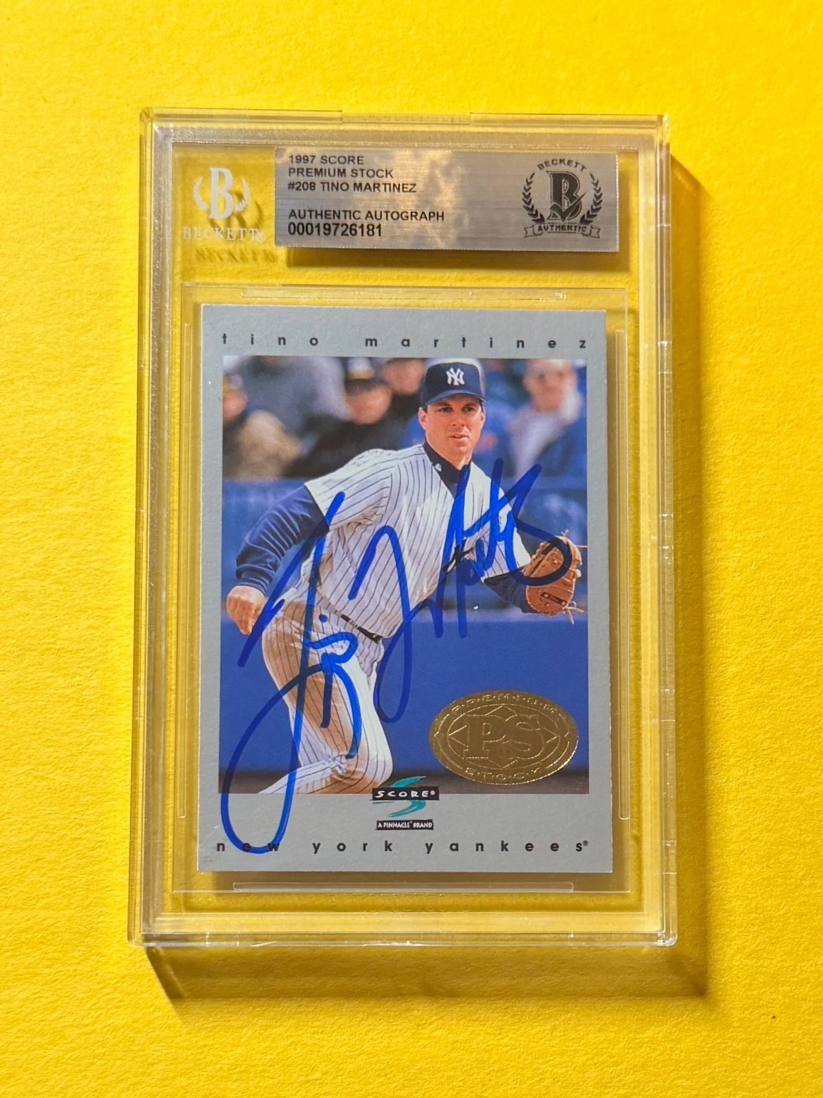 1997 DONRUSS TINO MARTINEZ PREMIUM #208 SIGNED AUTO CARD BECKETT AUTHENTIC NYY