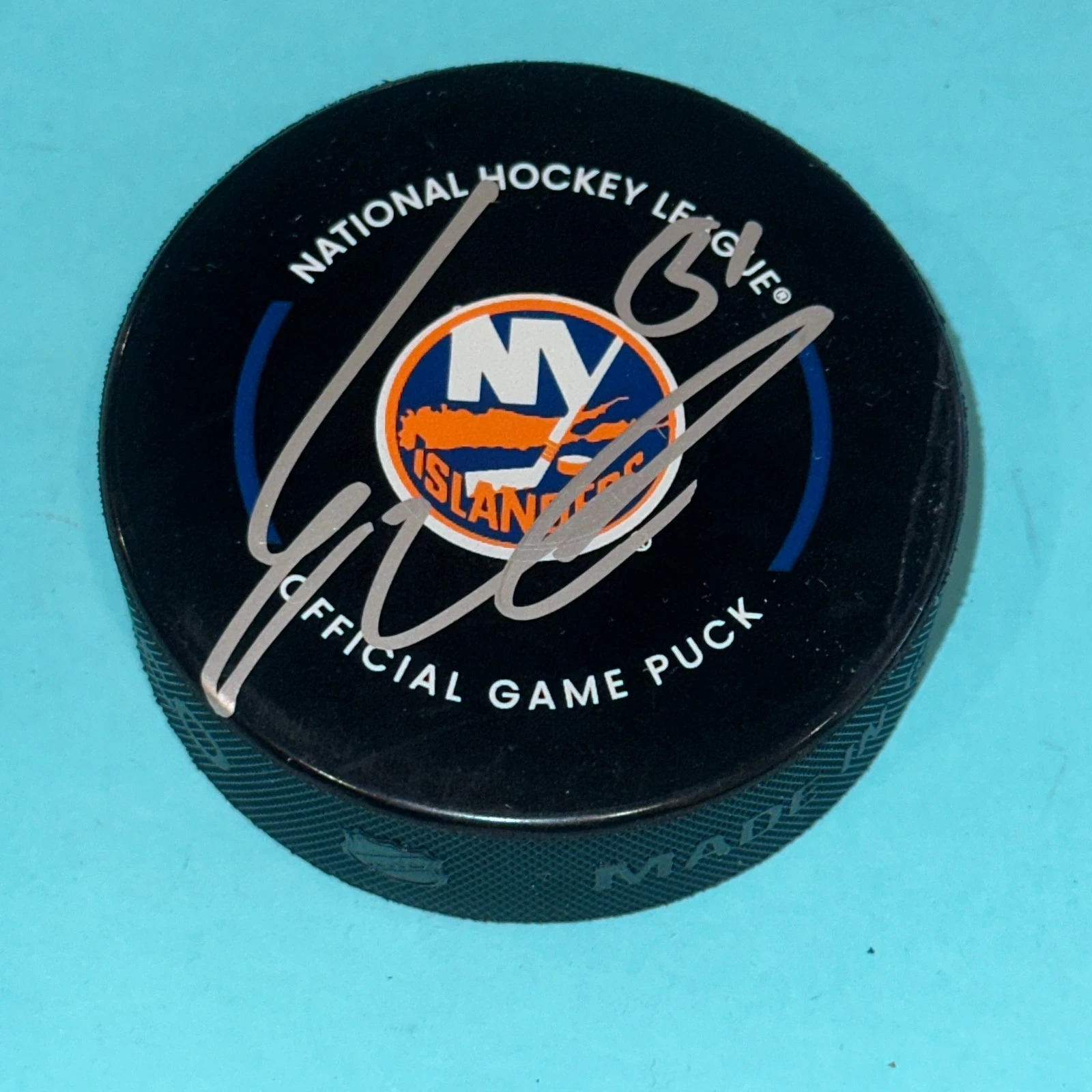 EMIL HEINEMAN Signed New York ISLANDERS Official GAME Puck Beckett (BAS)