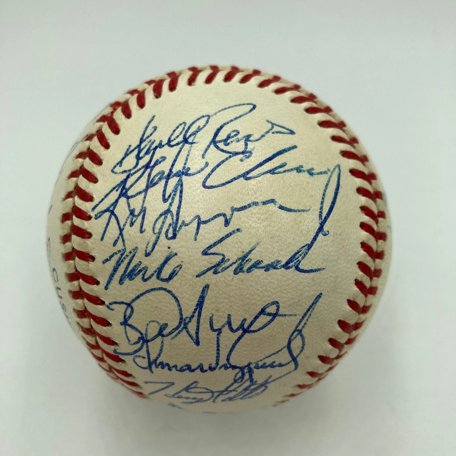 Ken Griffey Jr. Rookie 1989 Seattle Mariners Team Signed Baseball PSA & Beckett
