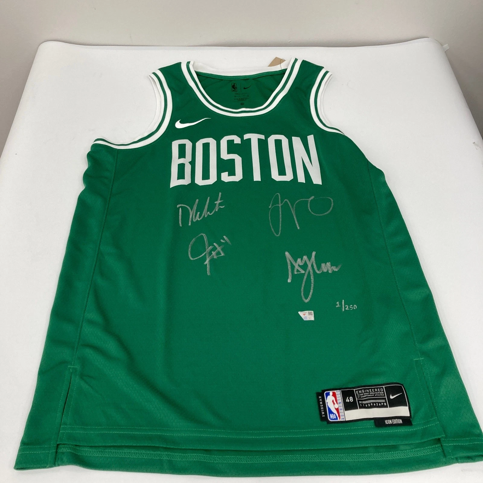 2023–24 Boston Celtics NBA Champs Team Signed Jersey Jayson Tatum Fanatics