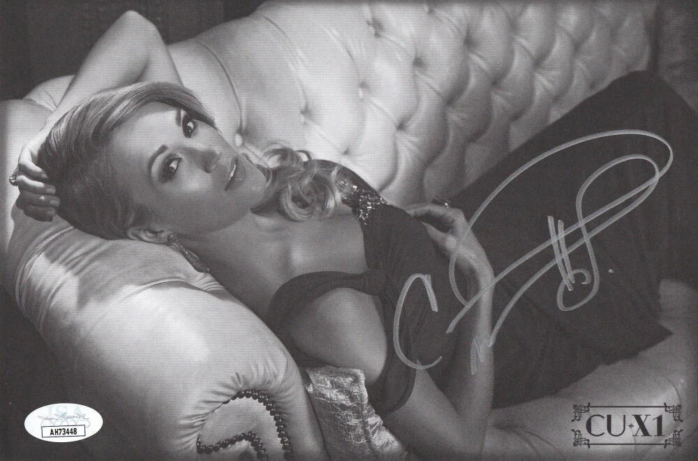 Carrie Underwood Signed Autograph 6x9 Photo - Sexy Country Music Beauty JSA COA