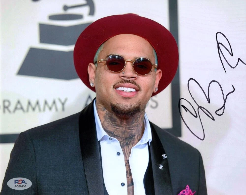 Chris Brown Signed Autograph 8x10 Photo - Exclusive Graffiti FAME w/ PSA COA