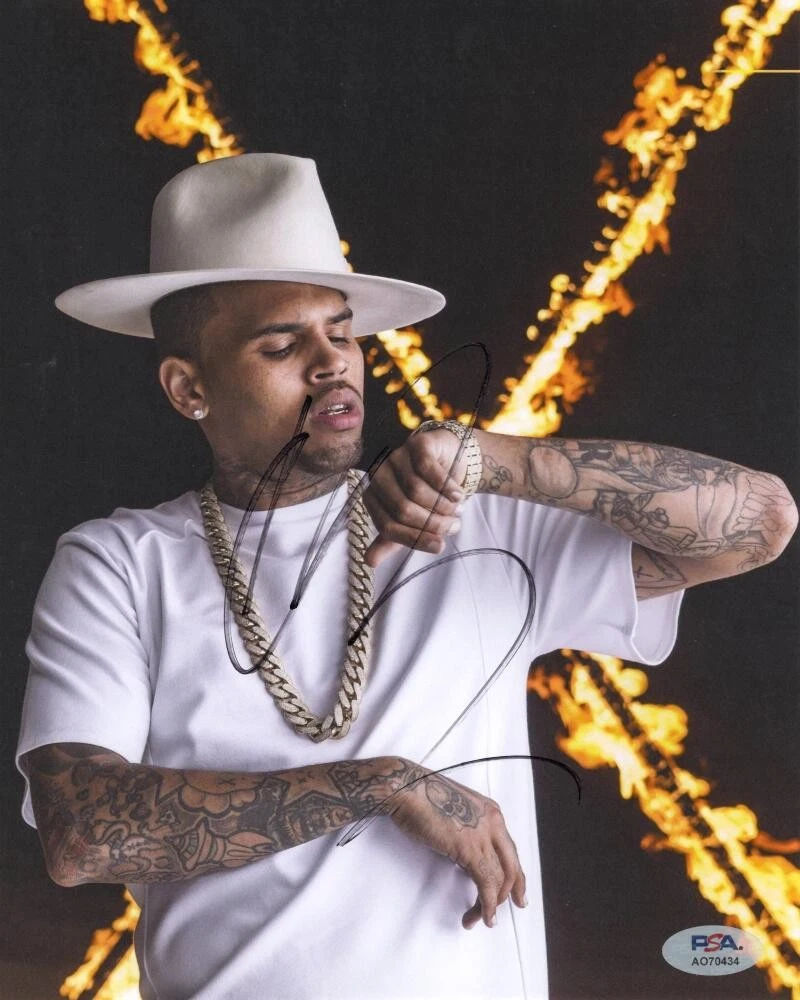 Chris Brown Signed Autograph 8x10 Photo - Graffiti F.A.M.E. Fortune w/ PSA COA