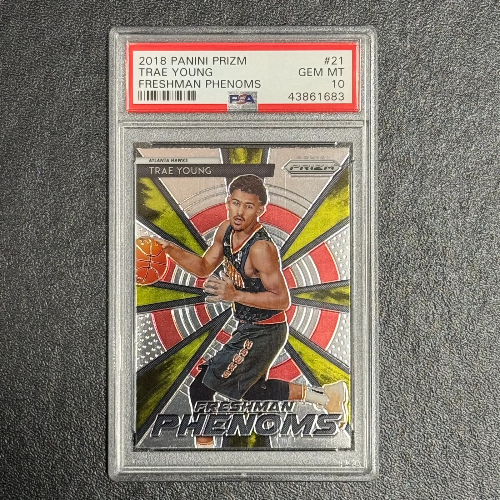 2018 Panini Prizm Freshman Phenoms#21 Trae Young Signed Card PSA10 Atlanta Hawks