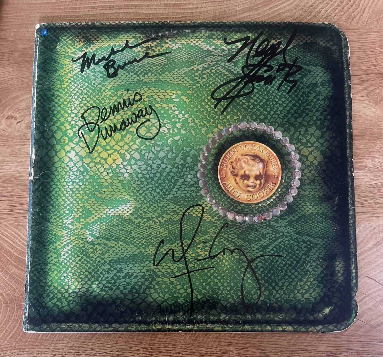 * ALICE COOPER BAND * signed vinyl album * BILLION DOLLAR BABIES * COA *