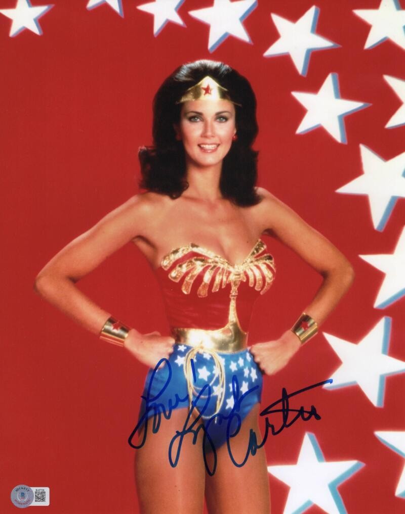 Lynda Carter Signed Autograph 11x14 Photo - Beautiful Wonder Woman Beckett COA