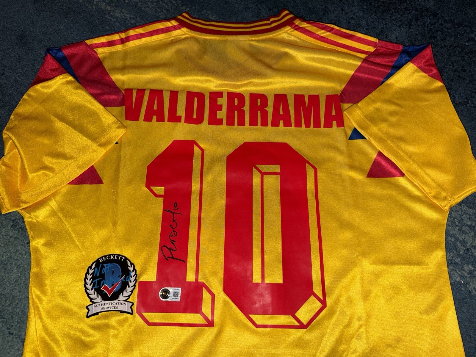 Pibe Carlos Valderrama Signed Columbia Soccer Jersey #10 Legendary WC Beckett #5
