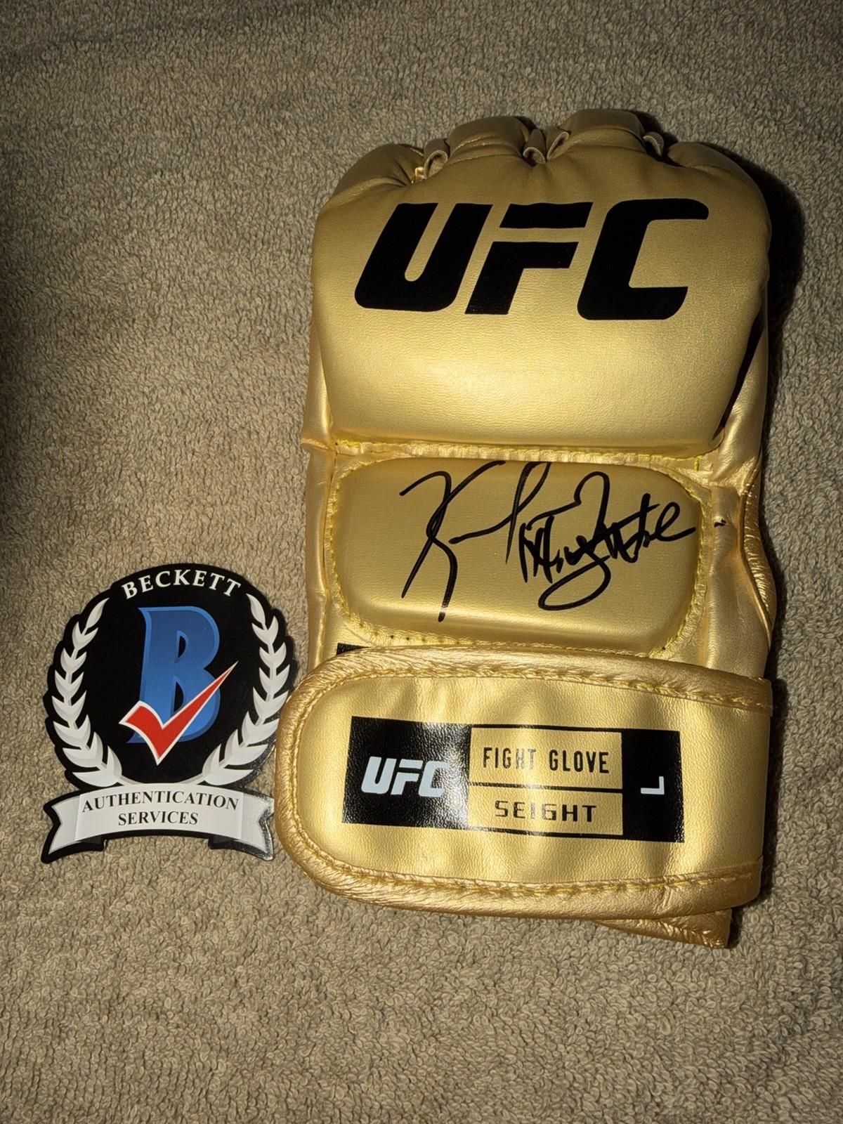 Kamaru Usman Signed UFC Glove UFC Champ Nigerian Nightmare Legend Beckett #3