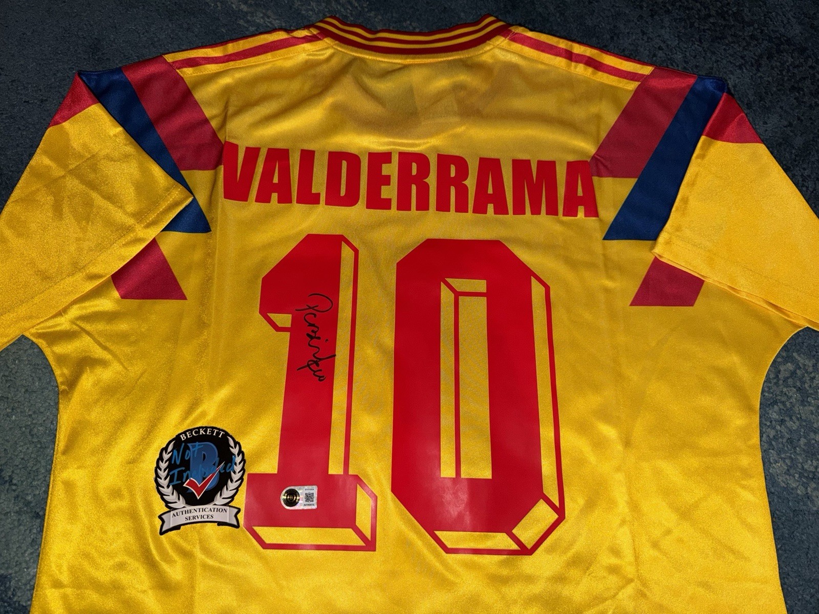 Pibe Carlos Valderrama Signed Columbia Soccer Jersey #10 Legendary WC Beckett #3