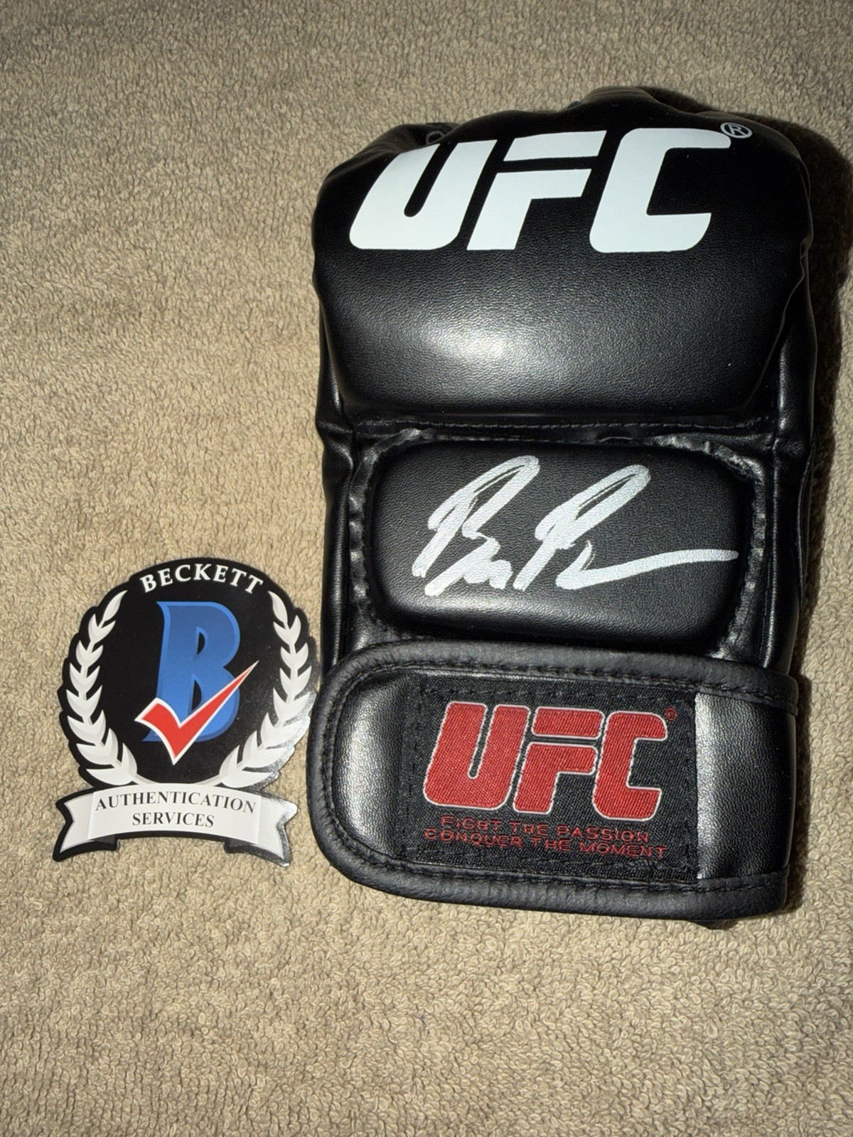 Bruce Buffer Signed UFC Glove UFC Voice Of The Octagon Superstar Beckett #3