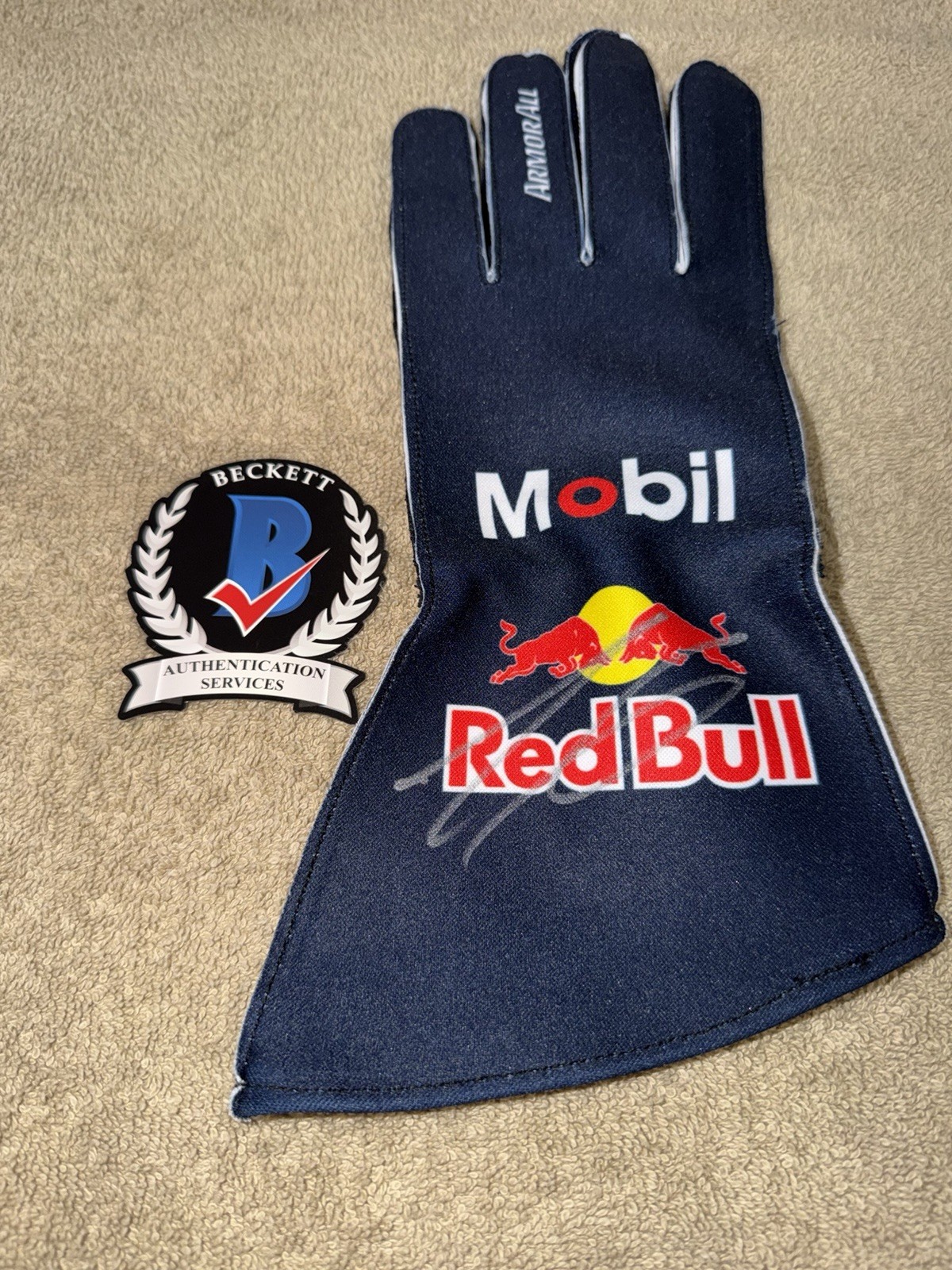 Isack Hadjar Signed Red Bull Racing Race Glove Formula 1 Rookie Beckett #2