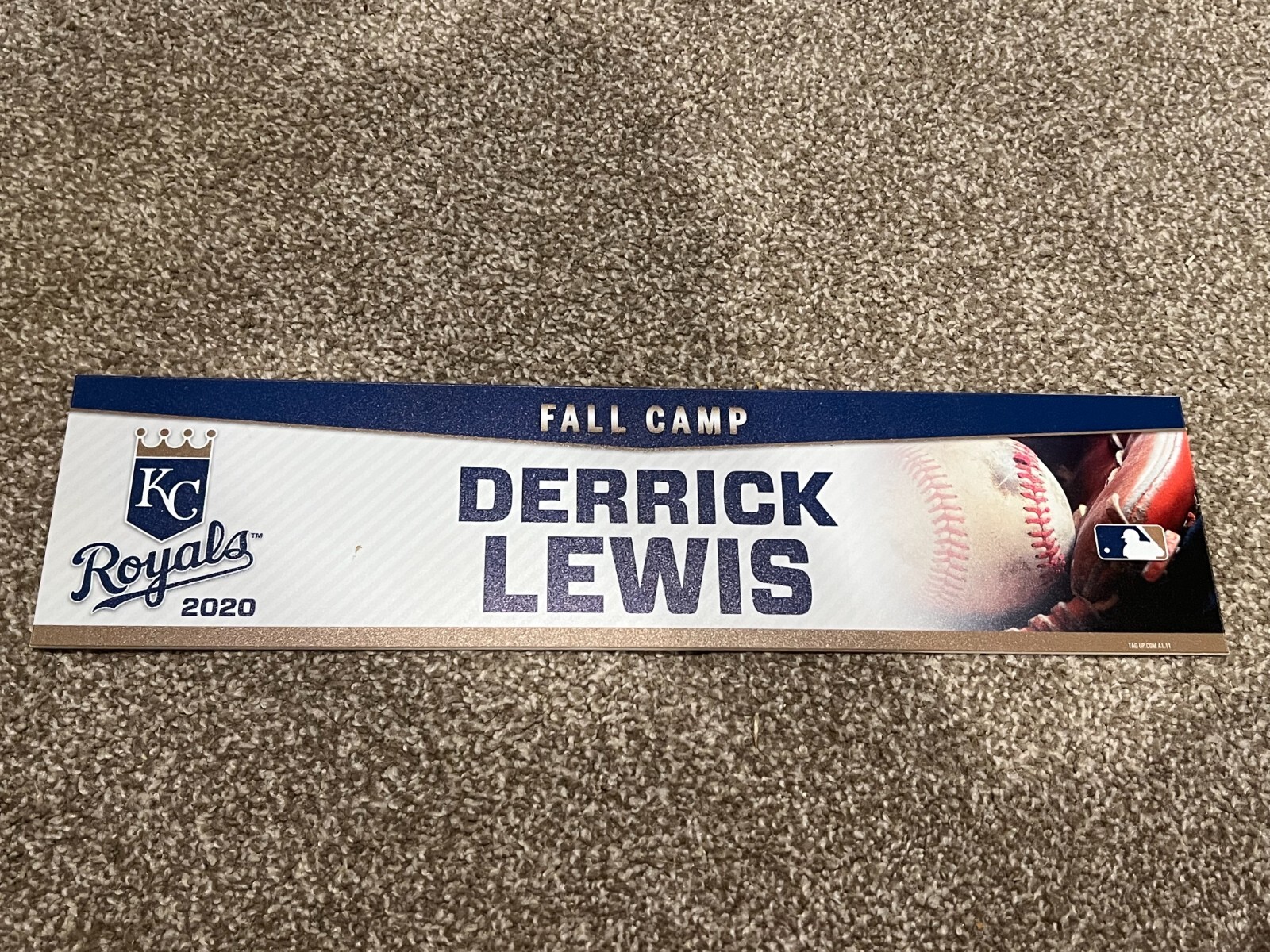 KANSAS CITY ROYALS GAME USED ? TEAM ISSUED BASEBALL NAMEPLATE FC DERRICK LEWIS
