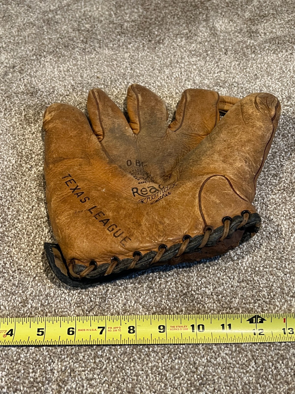 BASEBALL GLOVE MITT VTG TEXAS LEAGUE REACH KROMAX LEATHER OLD MADE IN CANADA