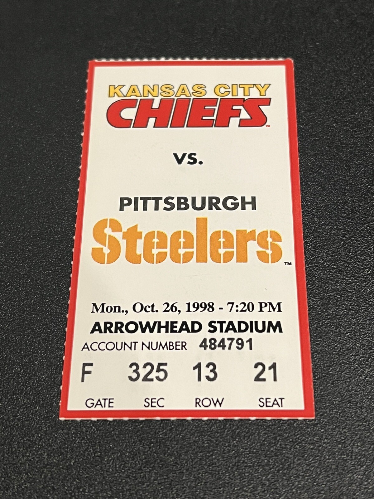 FOOTBALL TICKET STUB ARROWHEAD KANSAS CITY CHIEFS PITTSBURGH STEELERS 10/26 1998