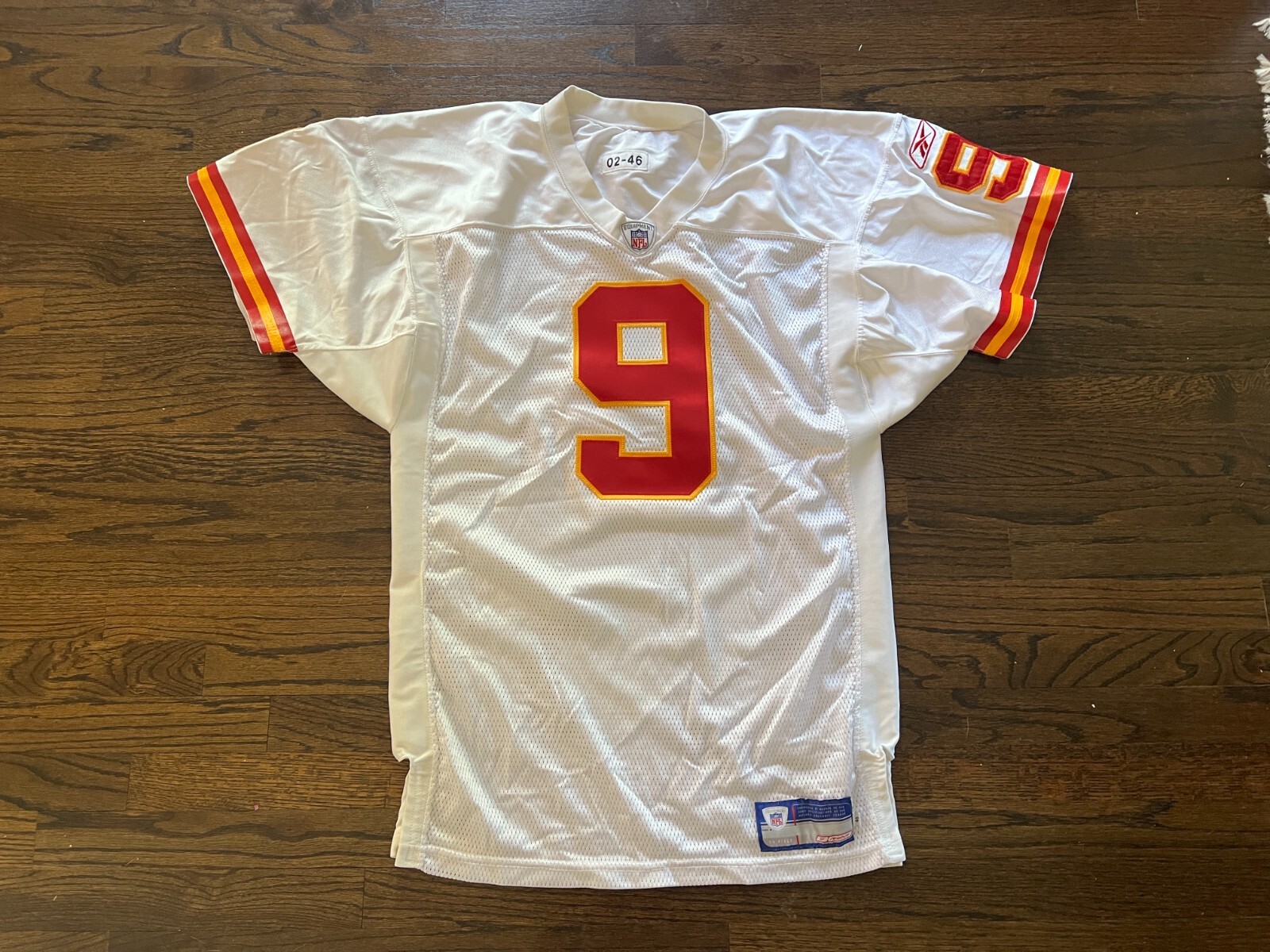 KANSAS CITY CHIEFS GAME USED ? ISSUED FOOTBALL WHITE JERSEY NO NAME PRO CUT #9