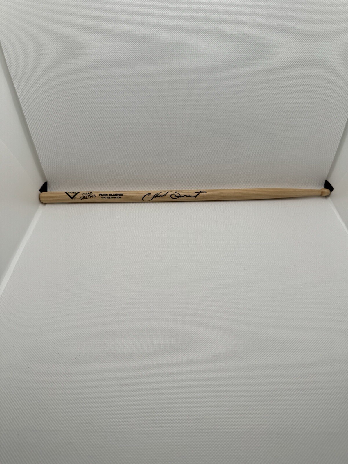 CHAD SMITH RED HOT CHILI PEPPERS SIGNED VATER SIGNATURE DRUM STICK JSA AUTOGRAPH