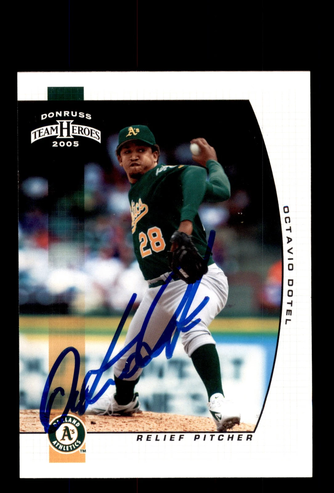 Signed Baseball Card Auto 2005 Donruss Team Heroes #231 Octavio Dotel A's
