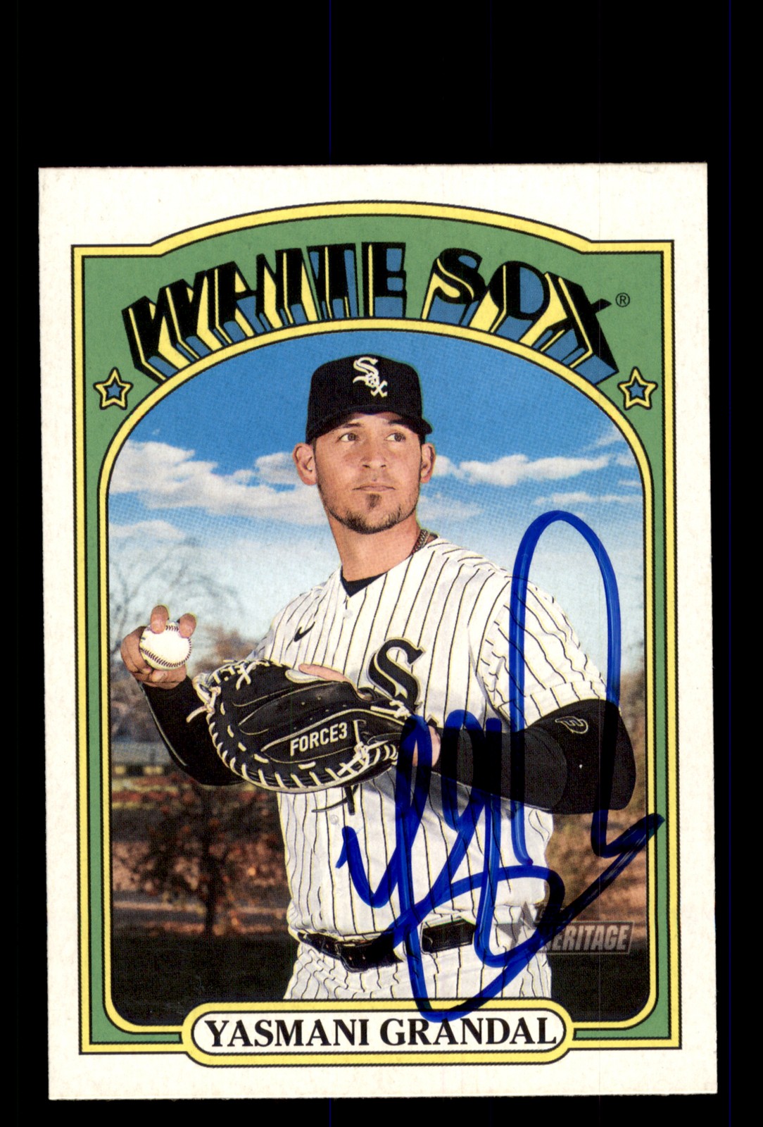 Signed Baseball Card Auto Yasmani Grandal 2021 Topps Heritage #396 White Sox