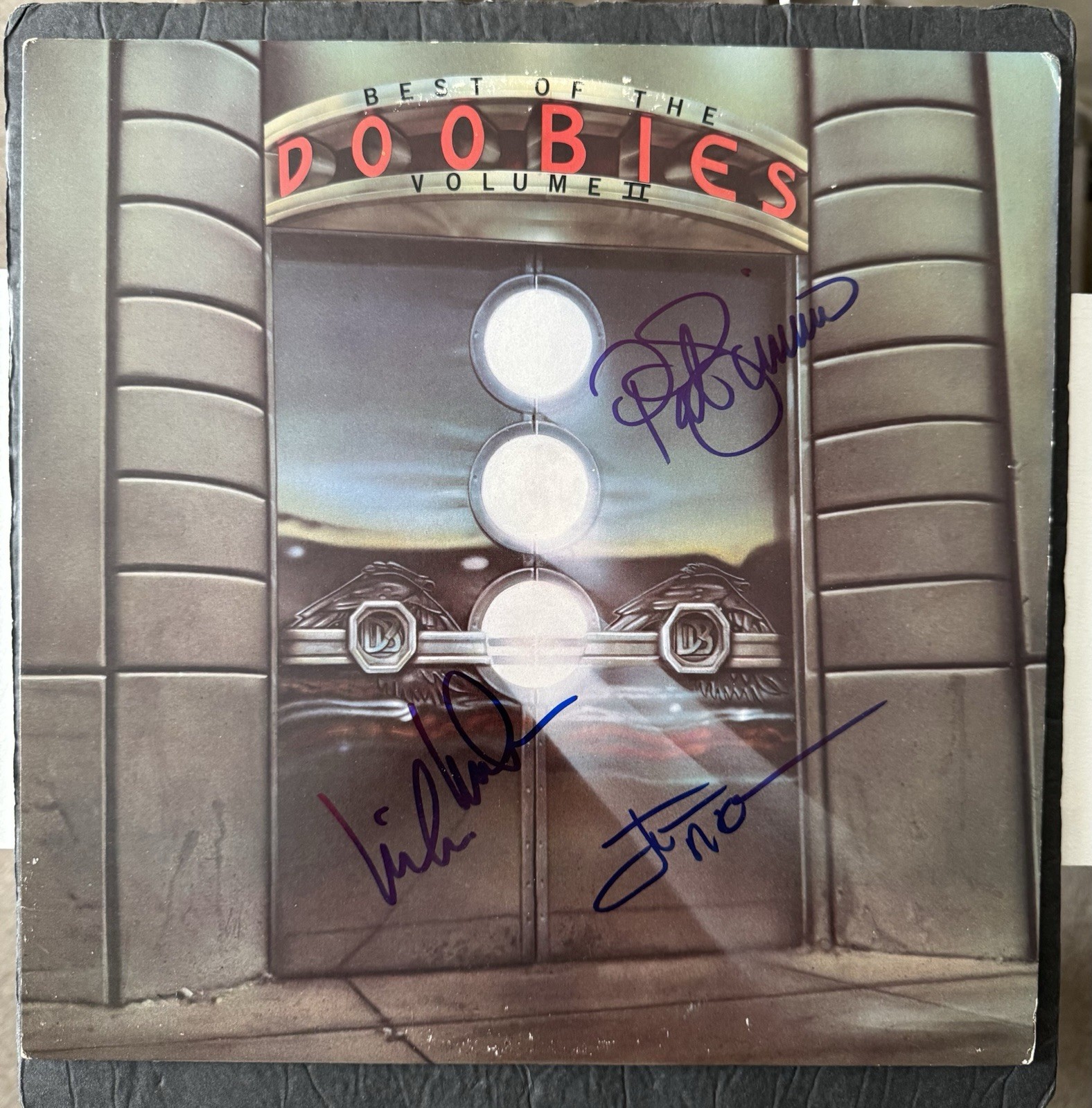 The Doobie Brothers Signed Vinyl Michael McDonald +2 The Best Of Volume II JSA