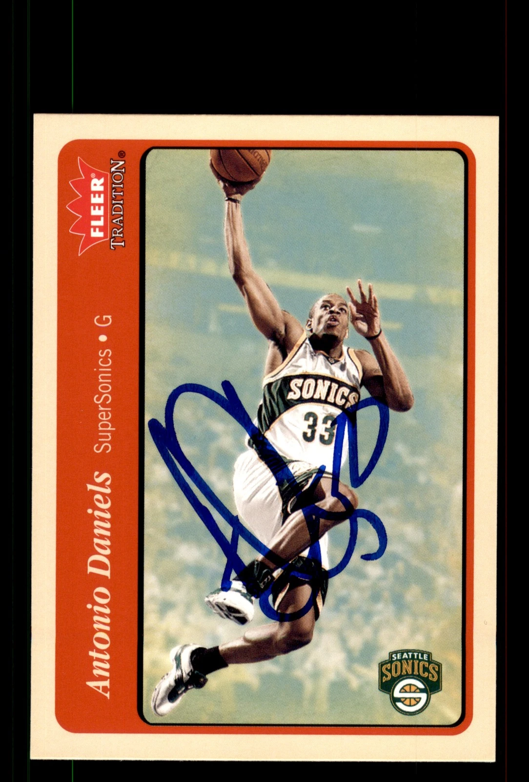 Signed Basketball Card Auto Antonio Daniels 2004-05 Fleer Tradition #48