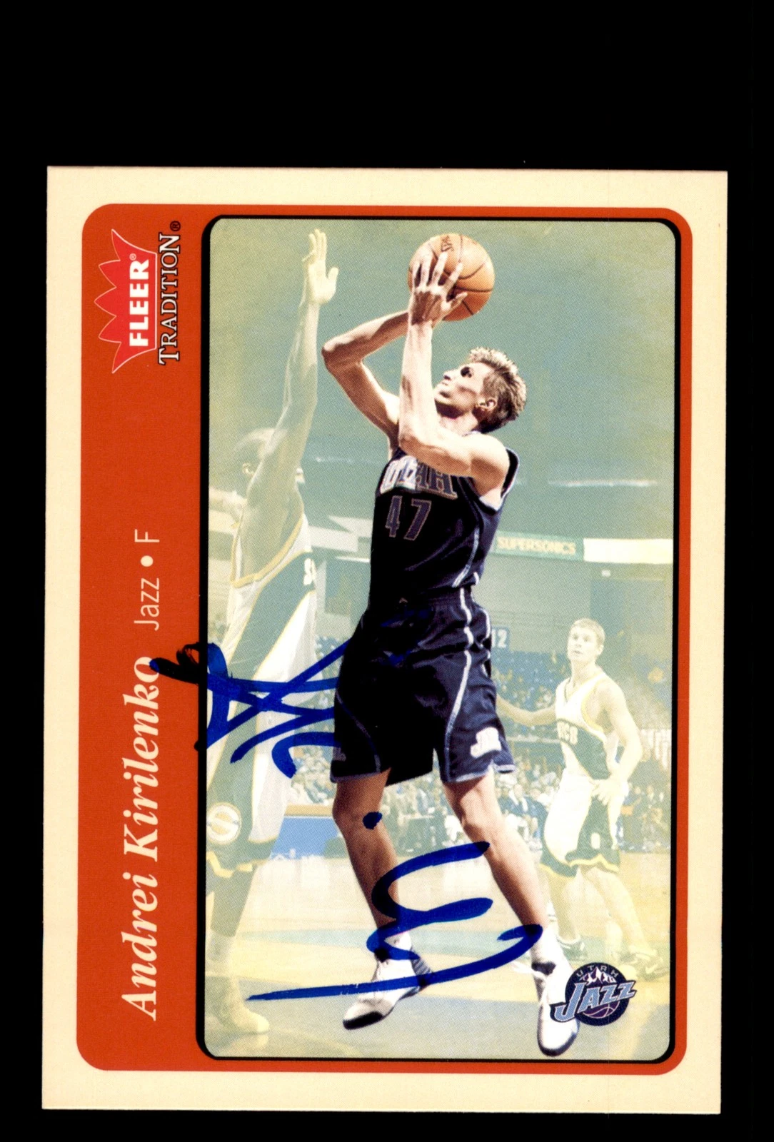 Signed Basketball Card Auto Andrei Kirilenko 2004-05 Fleer Tradition #14 Jazz
