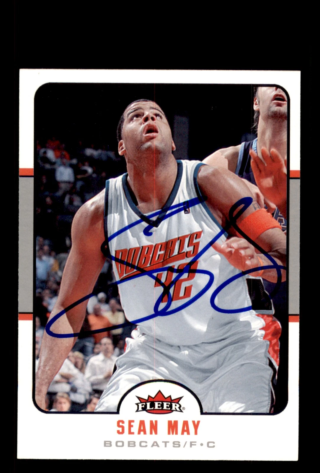 Signed Basketball Card Auto Sean May 2006-07 Fleer #17 Charlotte Bobcats