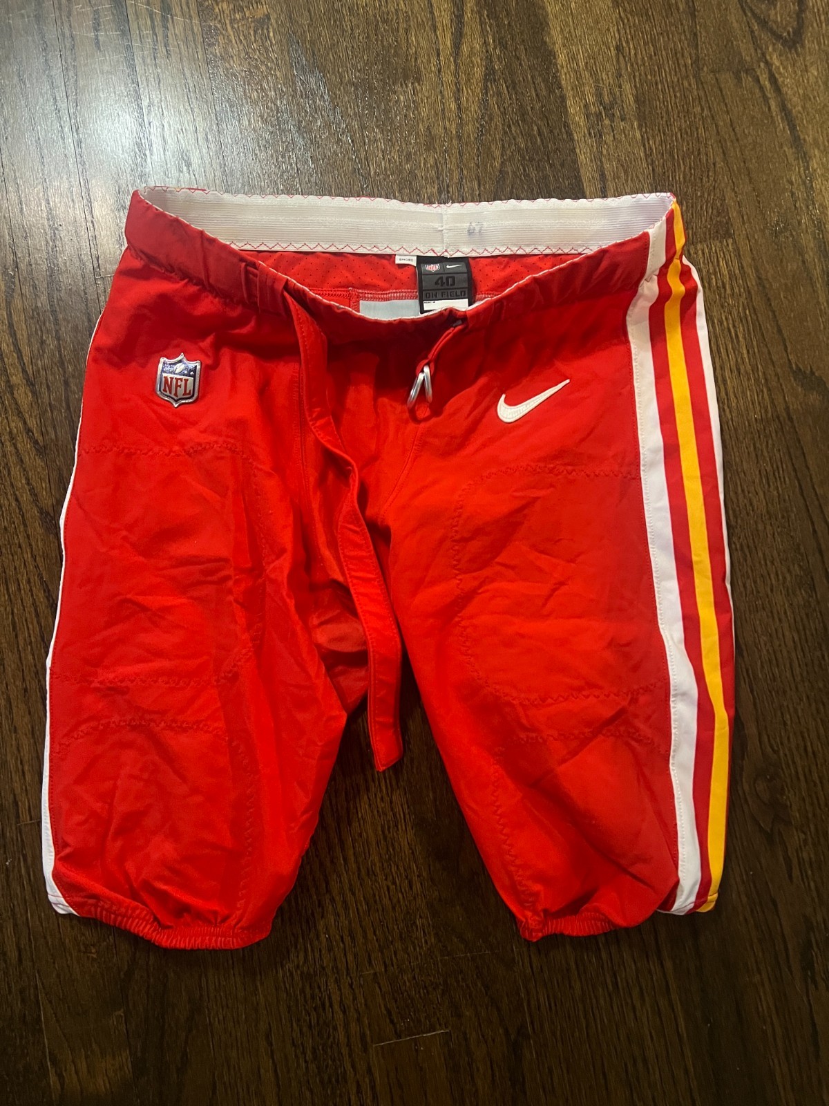 GAME USED ? ISSUED KANSAS CITY CHIEFS RED FOOTBALL PANTS 2022 Lucas Niang