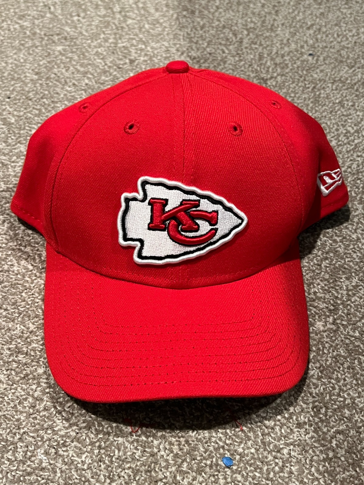 TREY SMITH GAME USED FOOTBALL HAT KANSAS CITY CHIEFS