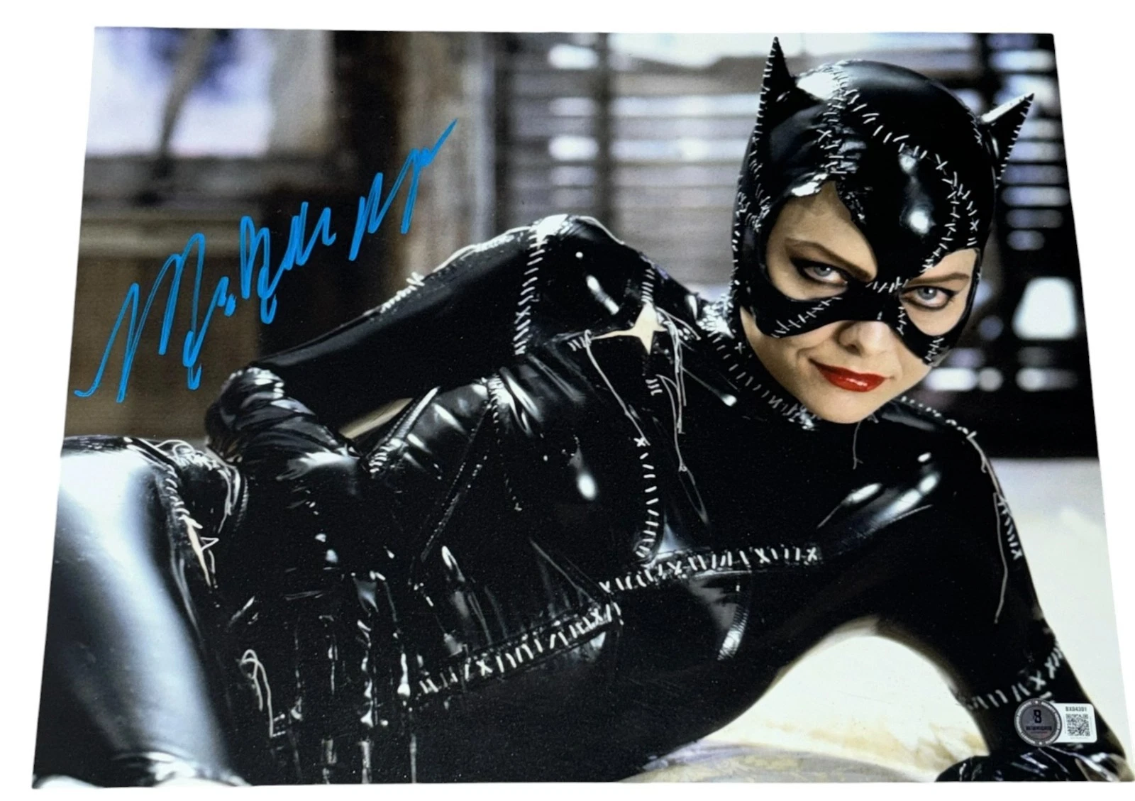 MICHELLE PFEIFFER SIGNED AUTOGRAPH 11×14 PHOTO BATMAN RETURNS CATWOMAN BECKETT COLLECTIBLE MEMORABILIA