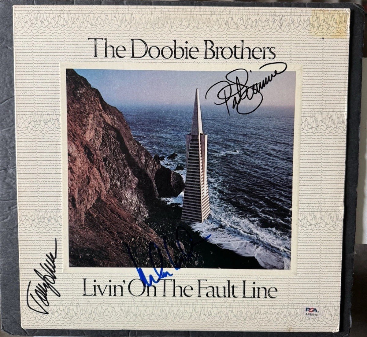 The Doobie Brothers Signed Vinyl McDonald +2 Livin' On The Fault Line PSA/DNA