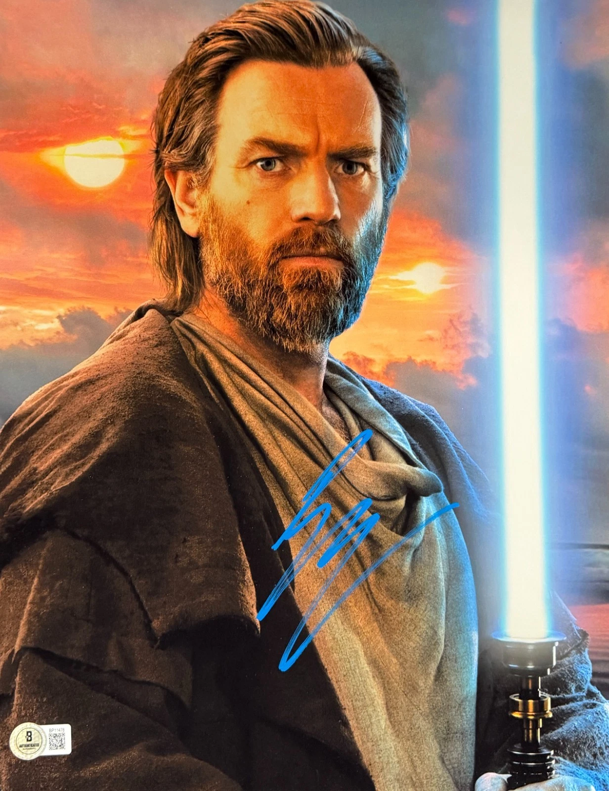 EWAN MCGREGOR SIGNED 11×14 PHOTO OBI-WAN KENOBI STAR WARS AUTOGRAPH BECKETT COLLECTIBLE MEMORABILIA