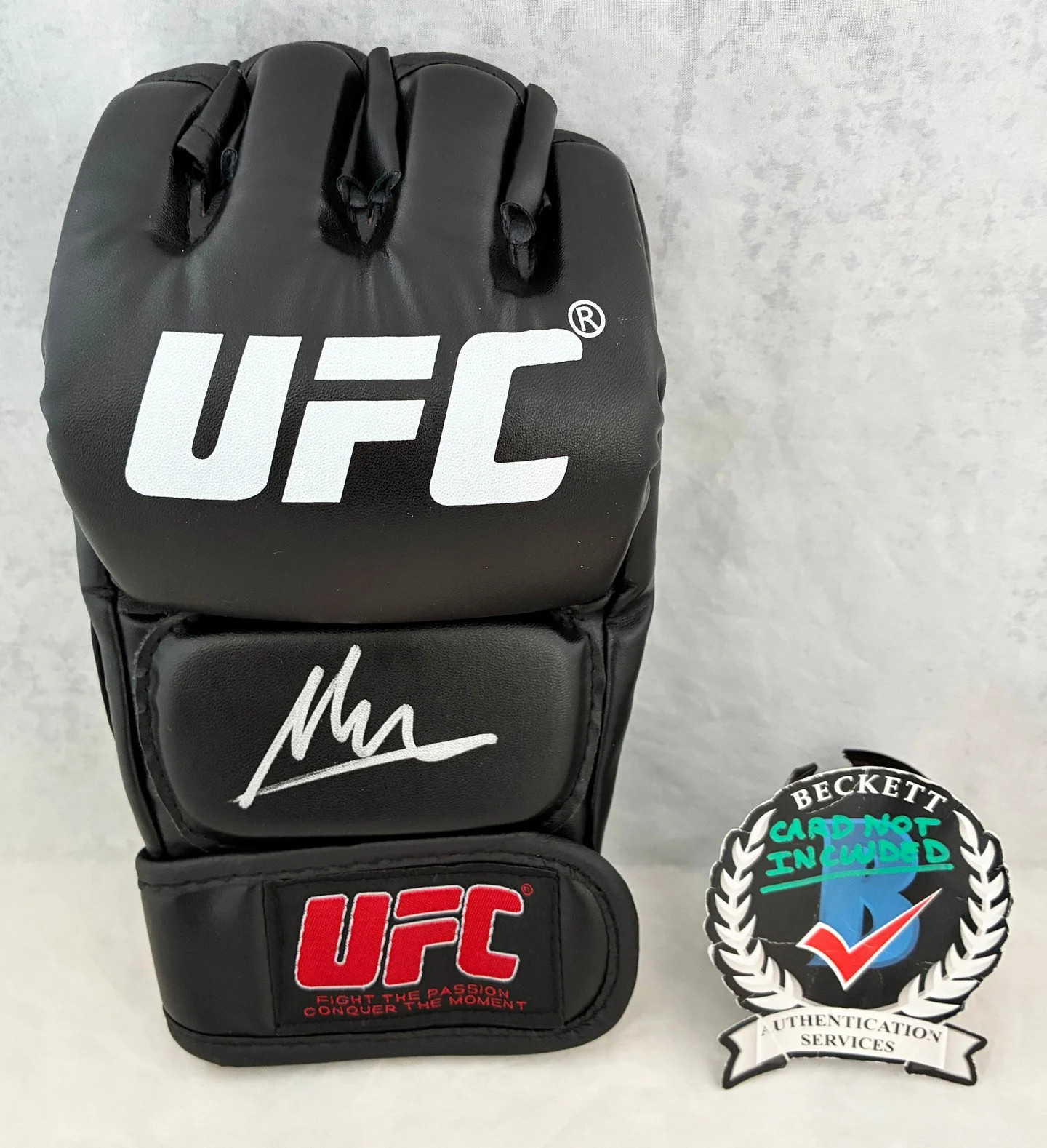 Movsar Evloev Signed UFC Glove Beckett BAS COA