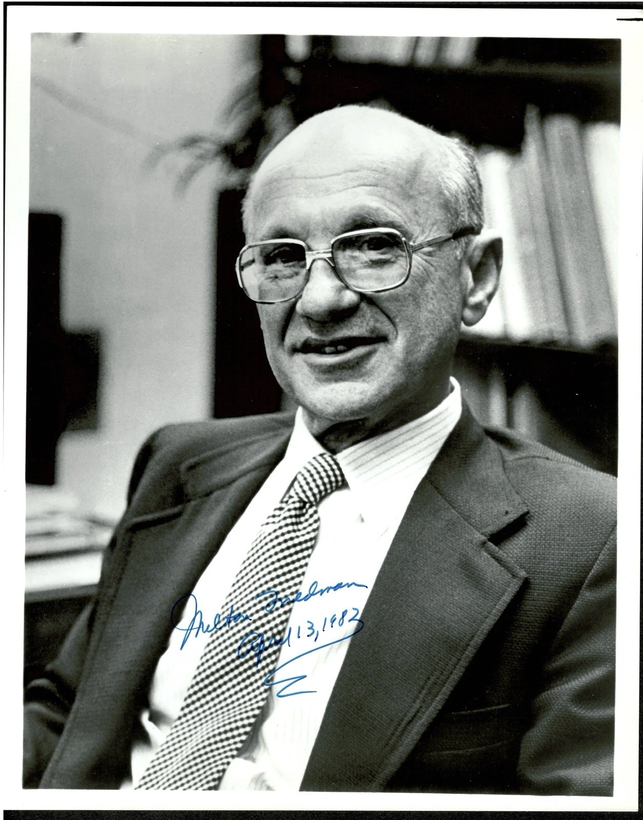 Milton Friedman Signed Autographed 8x10 Photo BAS Beckett Cert Economist Nobel