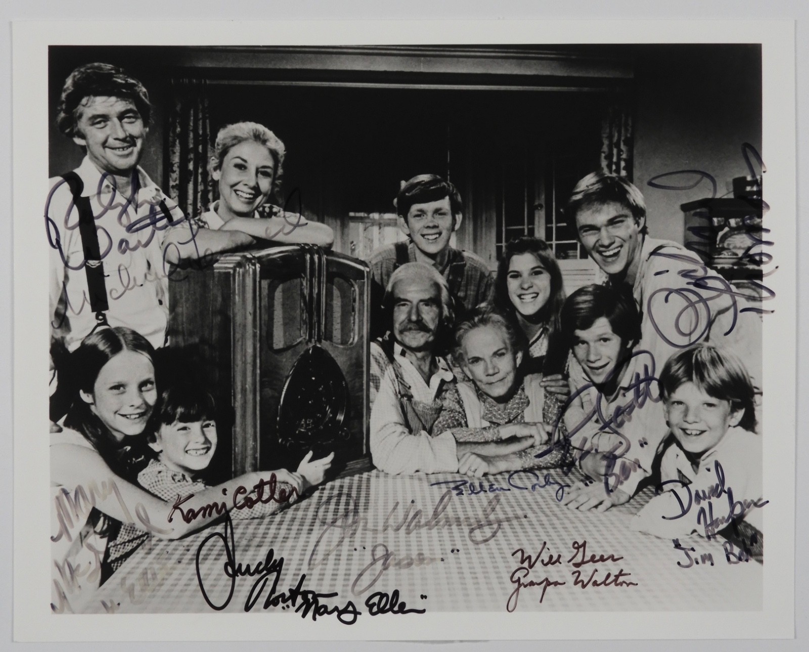 The Waltons Cast Autograph Signed Photo JSA 8 x 10 Total of 10 Signatures