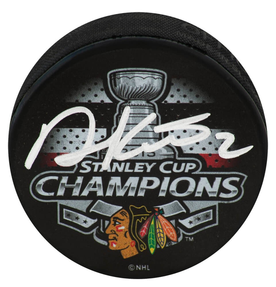 DUNCAN KEITH Signed Blackhawks 2015 Stanley Cup Champs Hockey Puck - SCHWARTZ