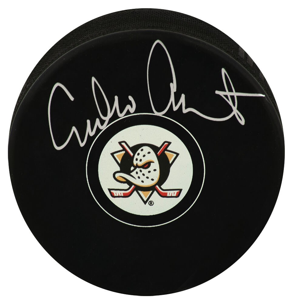 EMILIO ESTEVEZ SIGNED ANAHEIM MIGHTY DUCKS TEAM LOGO HOCKEY PUCK -(SCHWARTZ COA) COLLECTIBLE MEMORABILIA