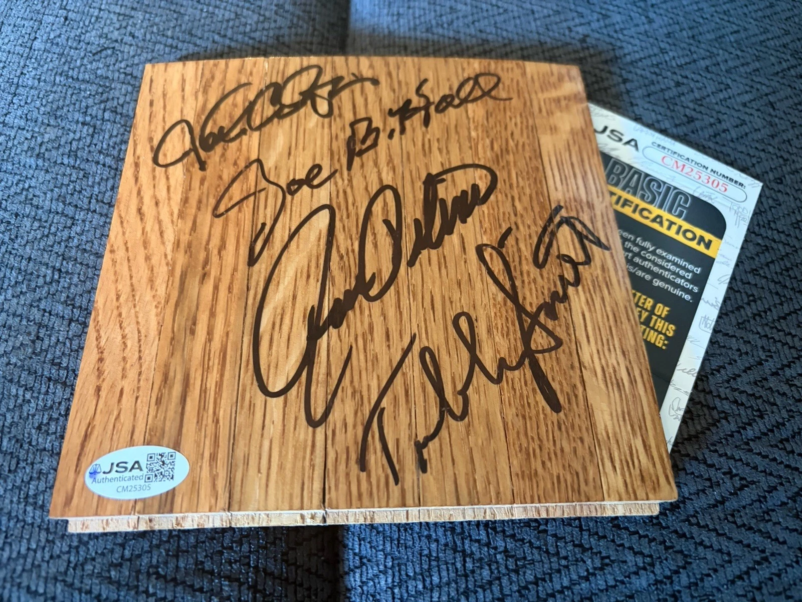 Rick Pitino Joe B Hall Tubby Smith John Calipari signed 6 x 6 Wood floor JSA COA