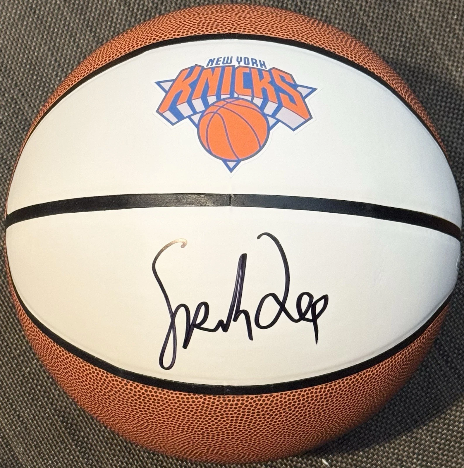 Spike Lee Signed Autographed New York Knicks Logo Basketball JSA COA