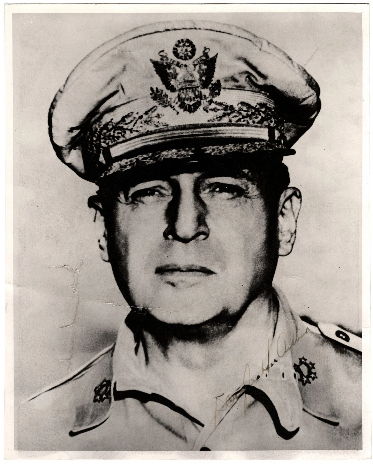 Douglas MacArthur Signed 8x10 WWII Photograph In Uniform Beckett BAS LOA