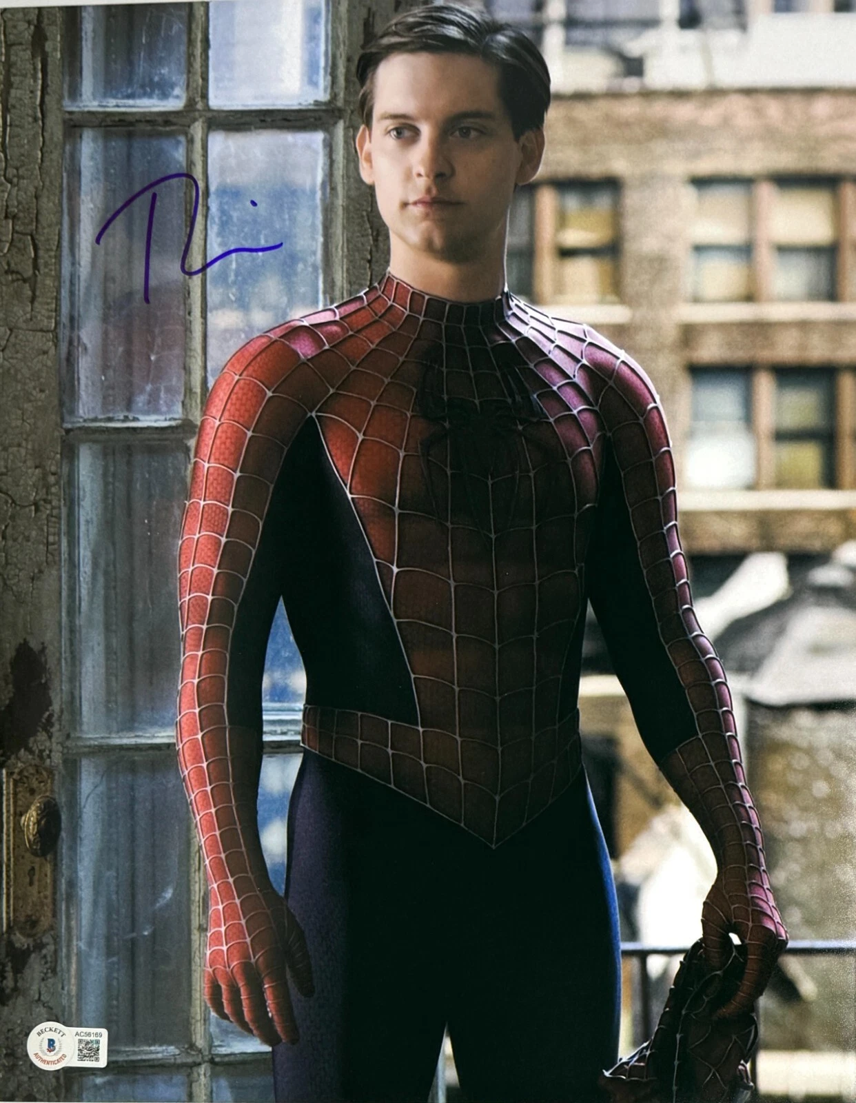 TOBEY MAGUIRE SIGNED 11×14 PHOTO SPIDER-MAN AUTOGRAPH PETER PARKER BECKETT COA COLLECTIBLE MEMORABILIA
