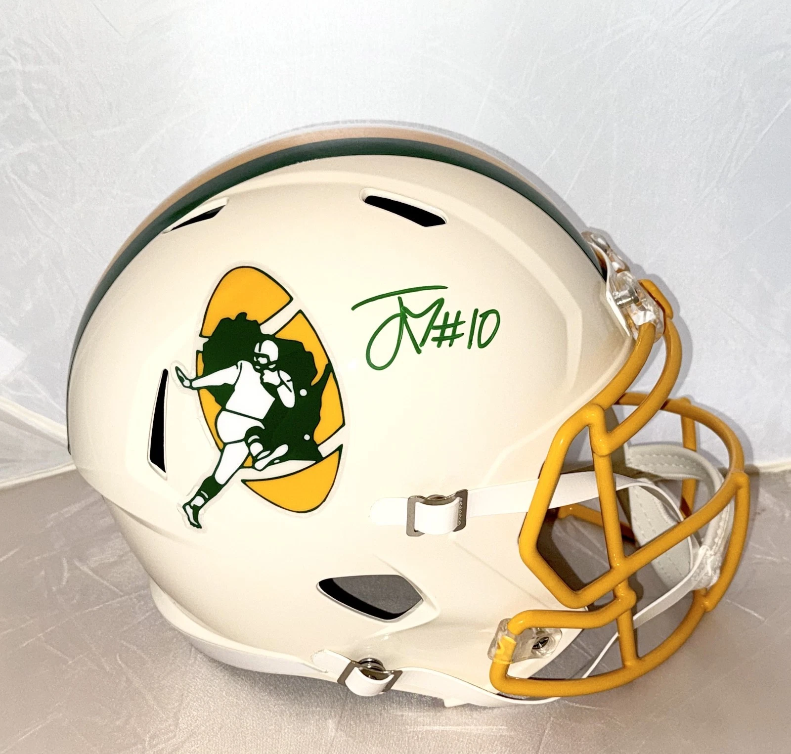 Jordan Love signed Green Bay Packers Retro Full Size helmet Beckett Witnessed