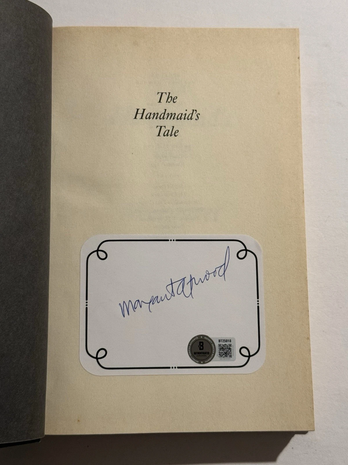 MARGARET ATWOOD SIGNED The Handmaid's Tale 1986 Hardcover 1st Edition BAS COA