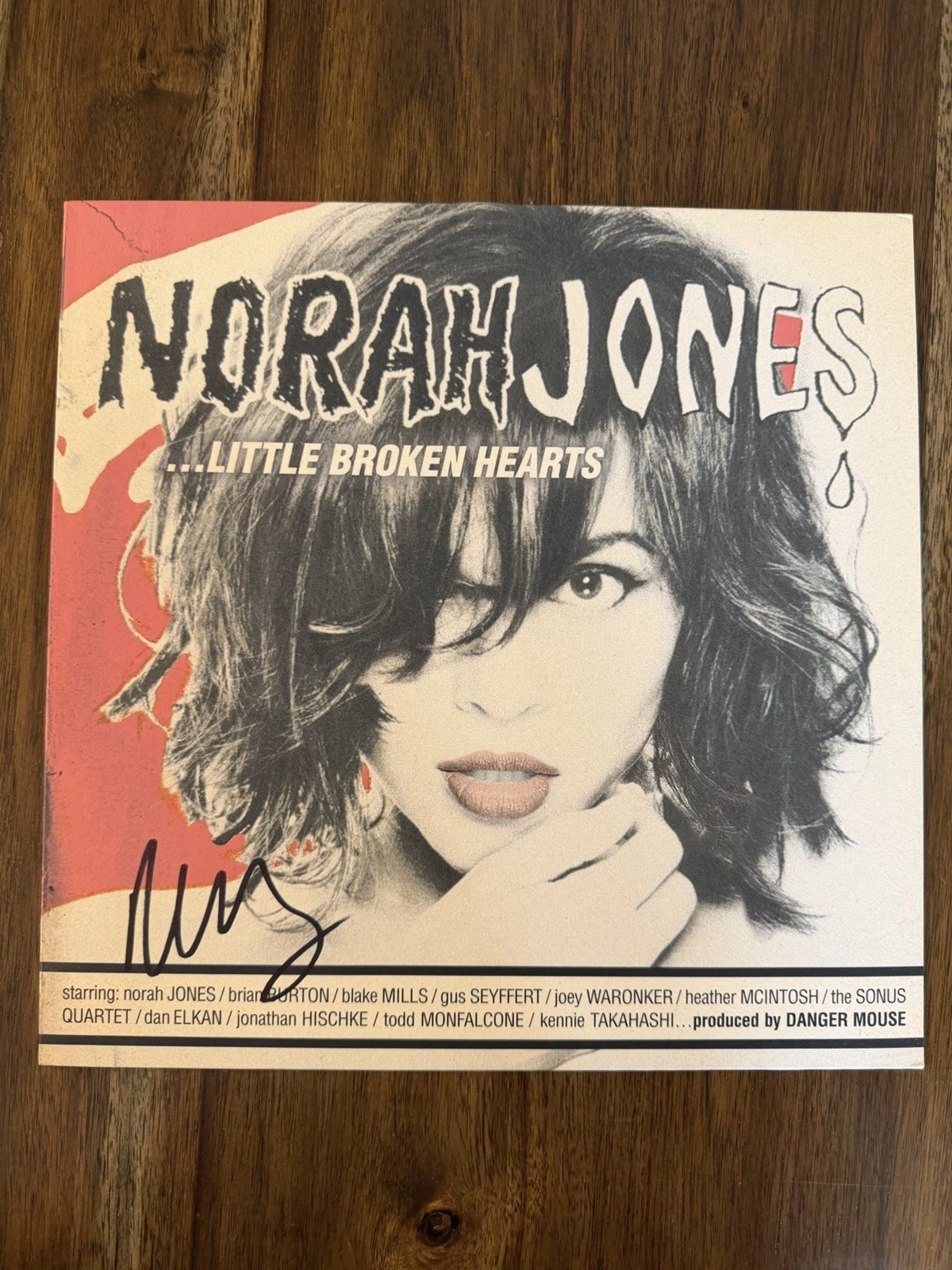 ‘Norah Jones’ Signed Autographed ‘Little Broken Hearts’ Vinyl Album Beckett