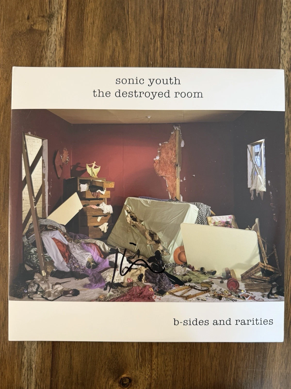Kim Gordon ‘Sonic Youth’ Signed Vinyl Album ‘The Destroyed Room’ Beckett