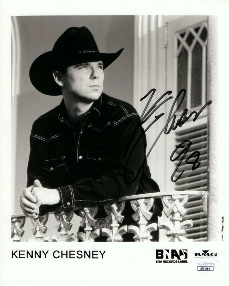 KENNY CHESNEY SIGNED AUTOGRAPH 8X10 PHOTO - NO SHIRT NO SHOES NO PROBLEM W/ JSA