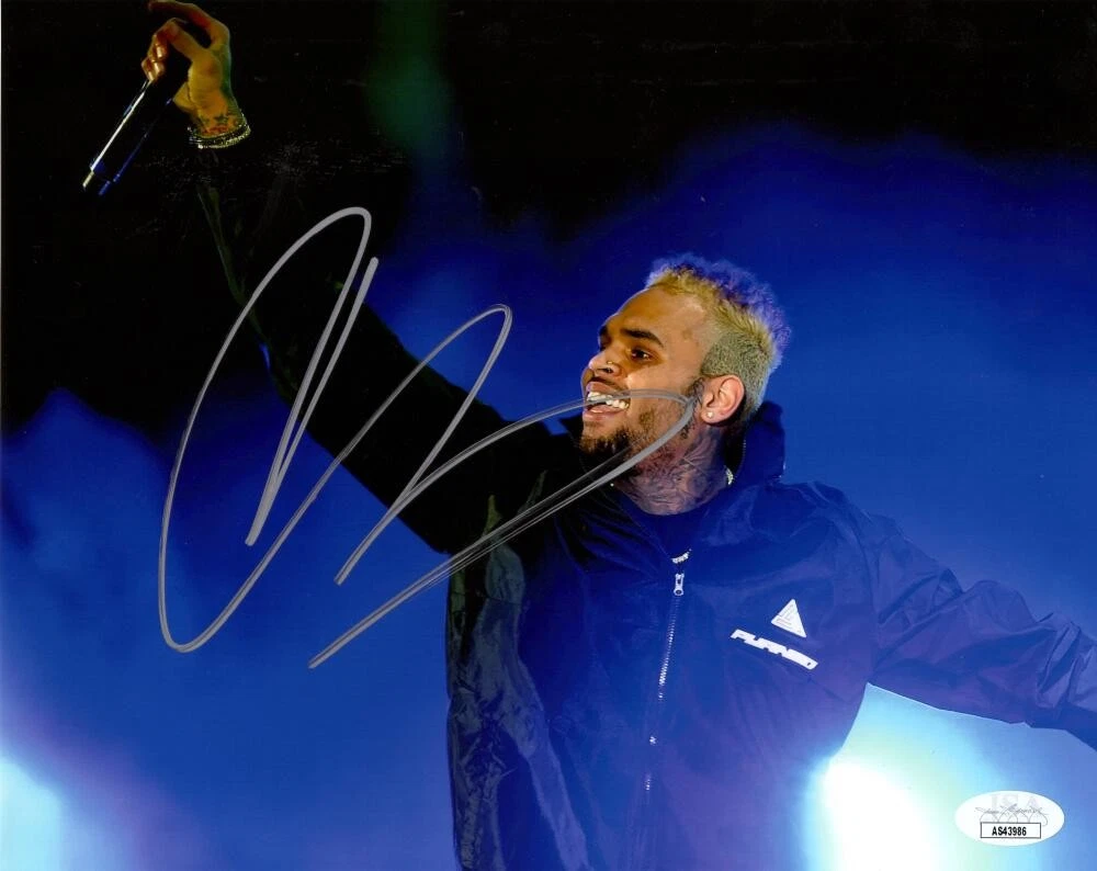 Chris Brown Signed Autograph 8x10 Photo - Royalty Graffiti Fortune w/ JSA COA