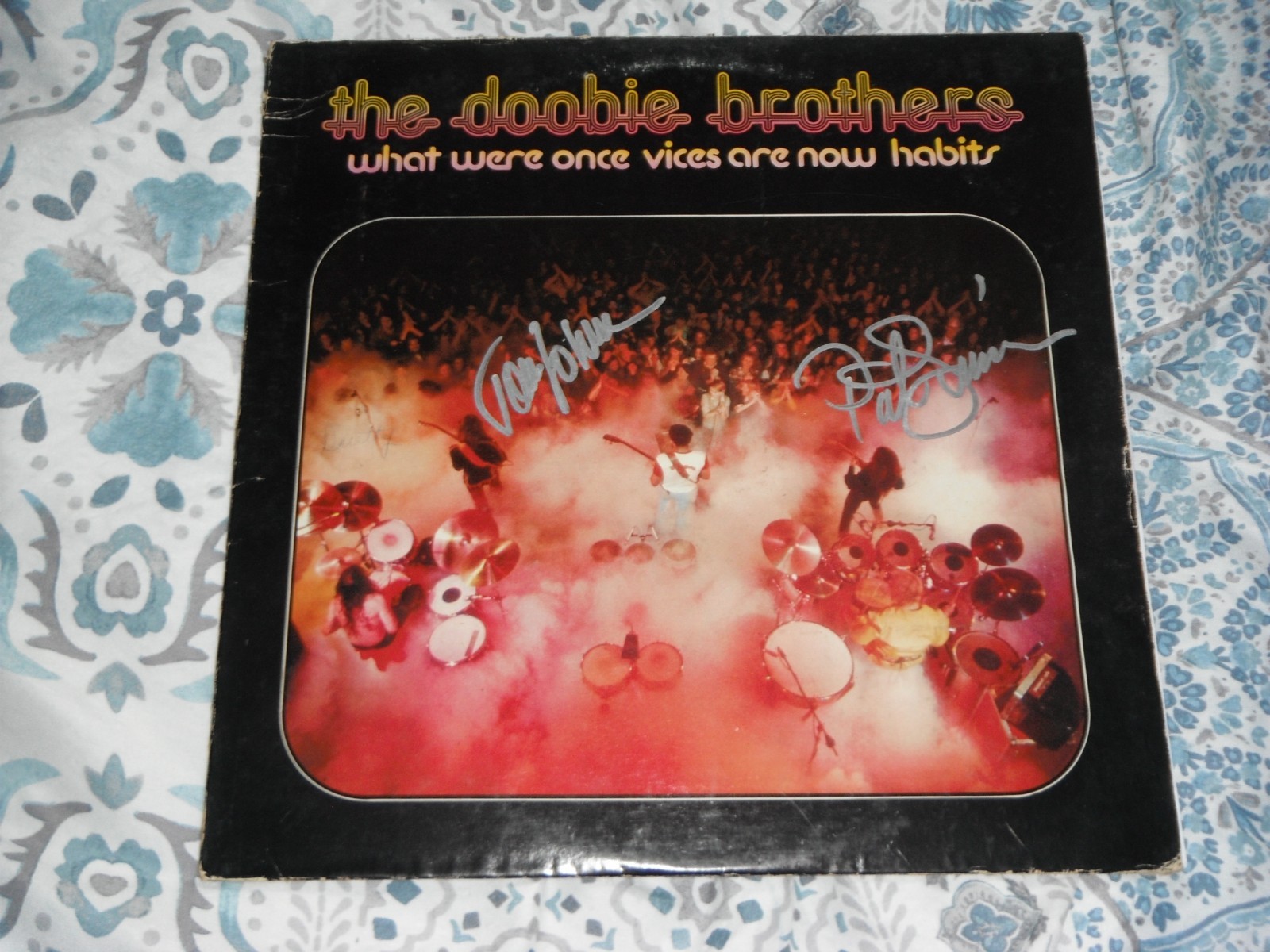 THE DOOBIE BROTHERS SIGNED WHAT WERE ON VICES ALBUM PAT SIMMONS AND TOM JOHNSTON