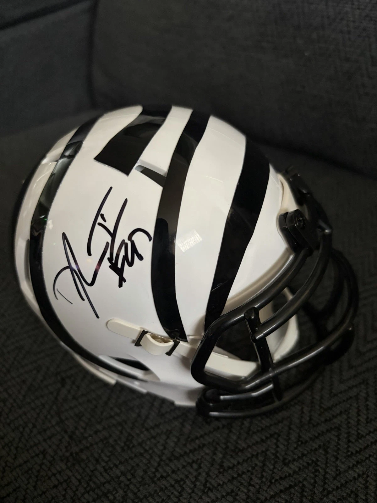 Dexter Lawrence Signed Cincinnati Bengals White Mini Helmet Autographed