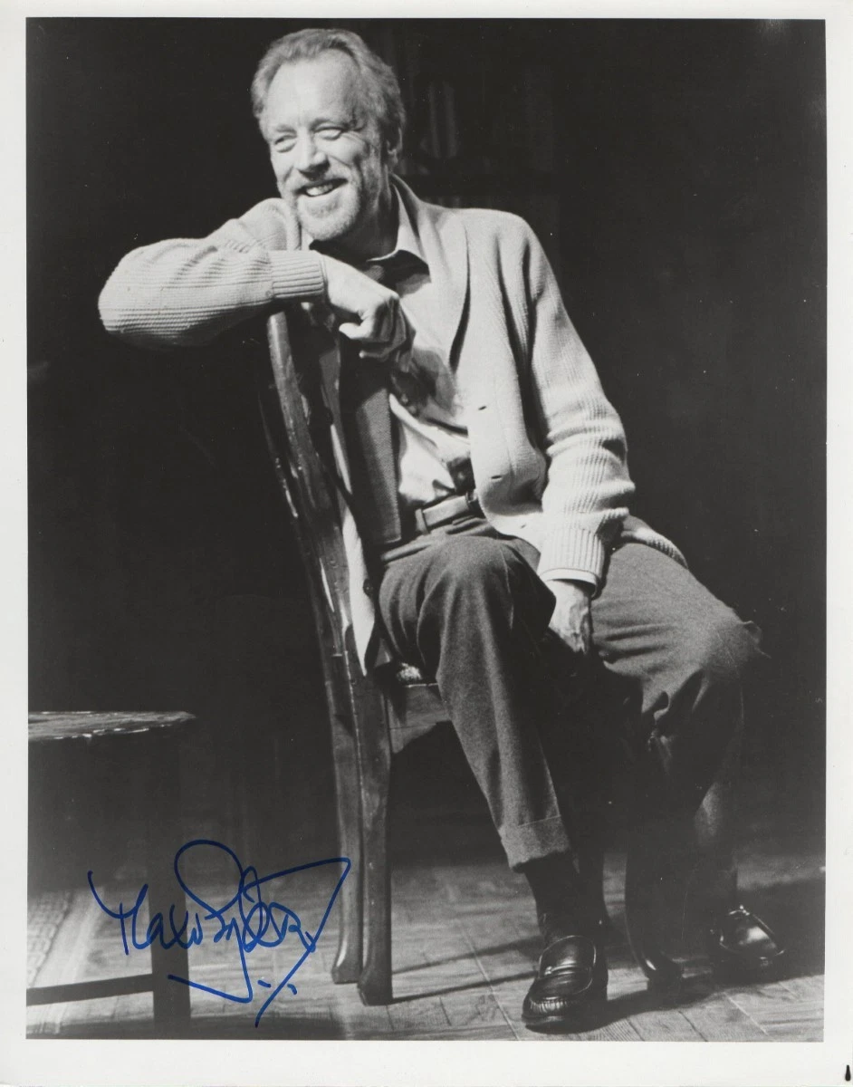 MAX VON SYDOW SIGNED AUTOGRAPHED 8X10 PHOTO LEGENDARY HOLLYWOOD ACTOR PSA Q70312 COLLECTIBLE MEMORABILIA