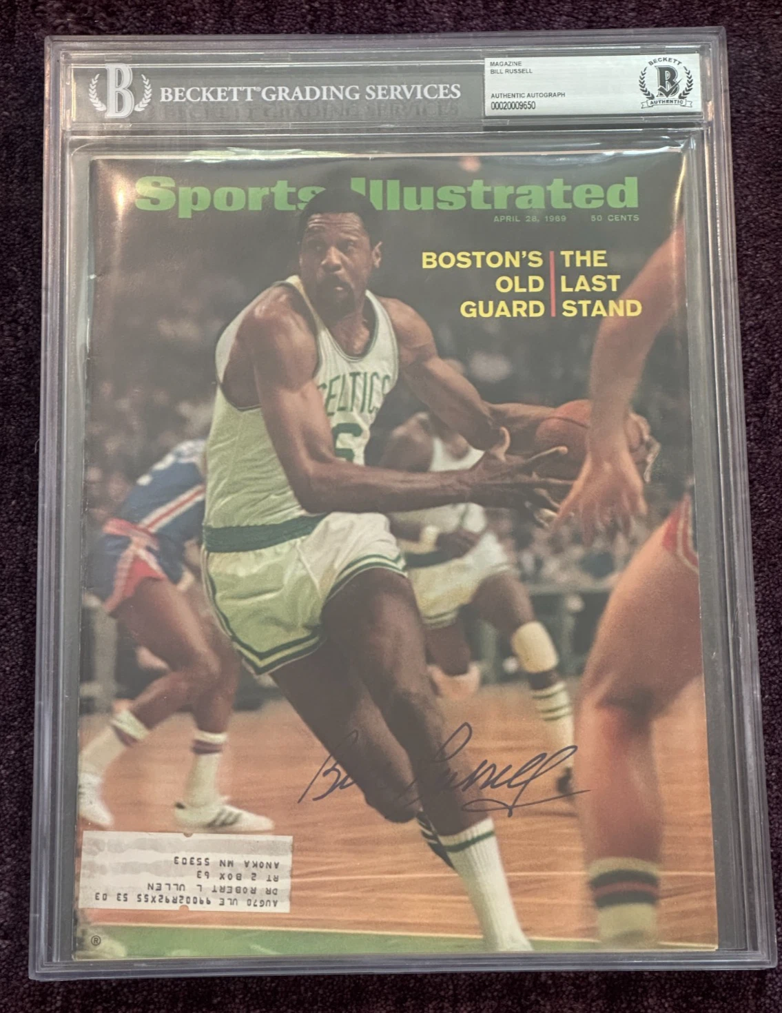 BILL RUSSELL Signed 4/28/69 SPORTS ILLUSTRATED BAS Beckett & Encapsulated